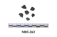 藏品(瀝青鈾礦)的圖片